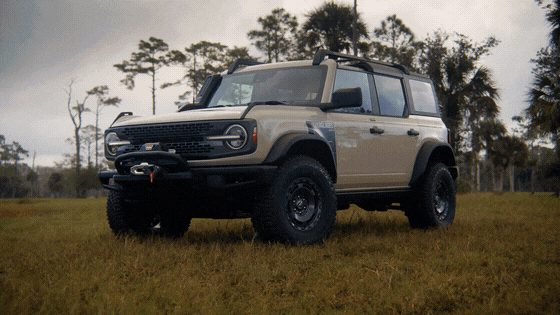 2022 Ford Bronco® Everglades™ gif 16x9